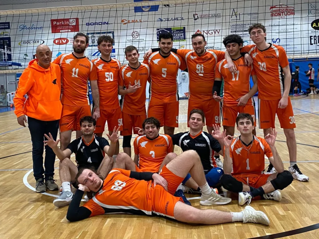 Prima squadra maschile dopo la vittoria del match di pallavolo