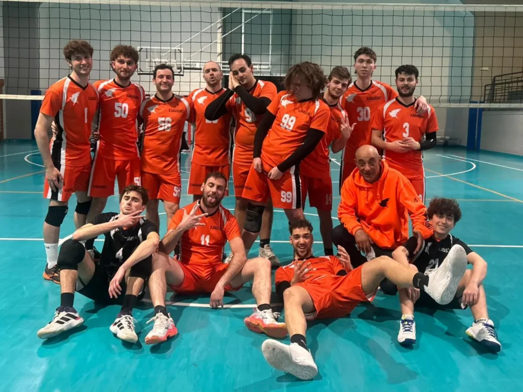 Scatto della prima squadra maschile dopo la vittoria della partita